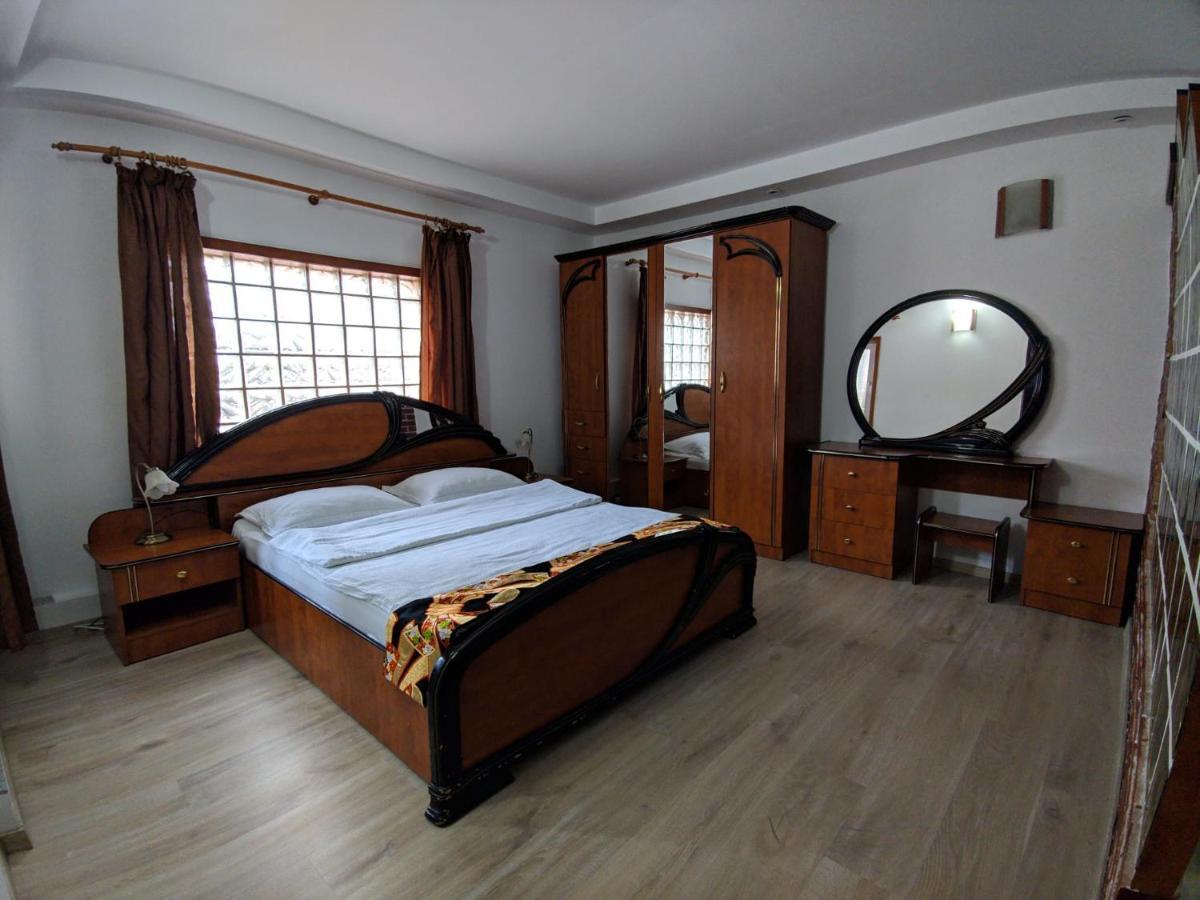 Pension Casa Samurai براشوف المظهر الخارجي الصورة