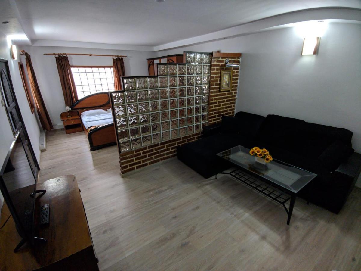 Pension Casa Samurai براشوف المظهر الخارجي الصورة